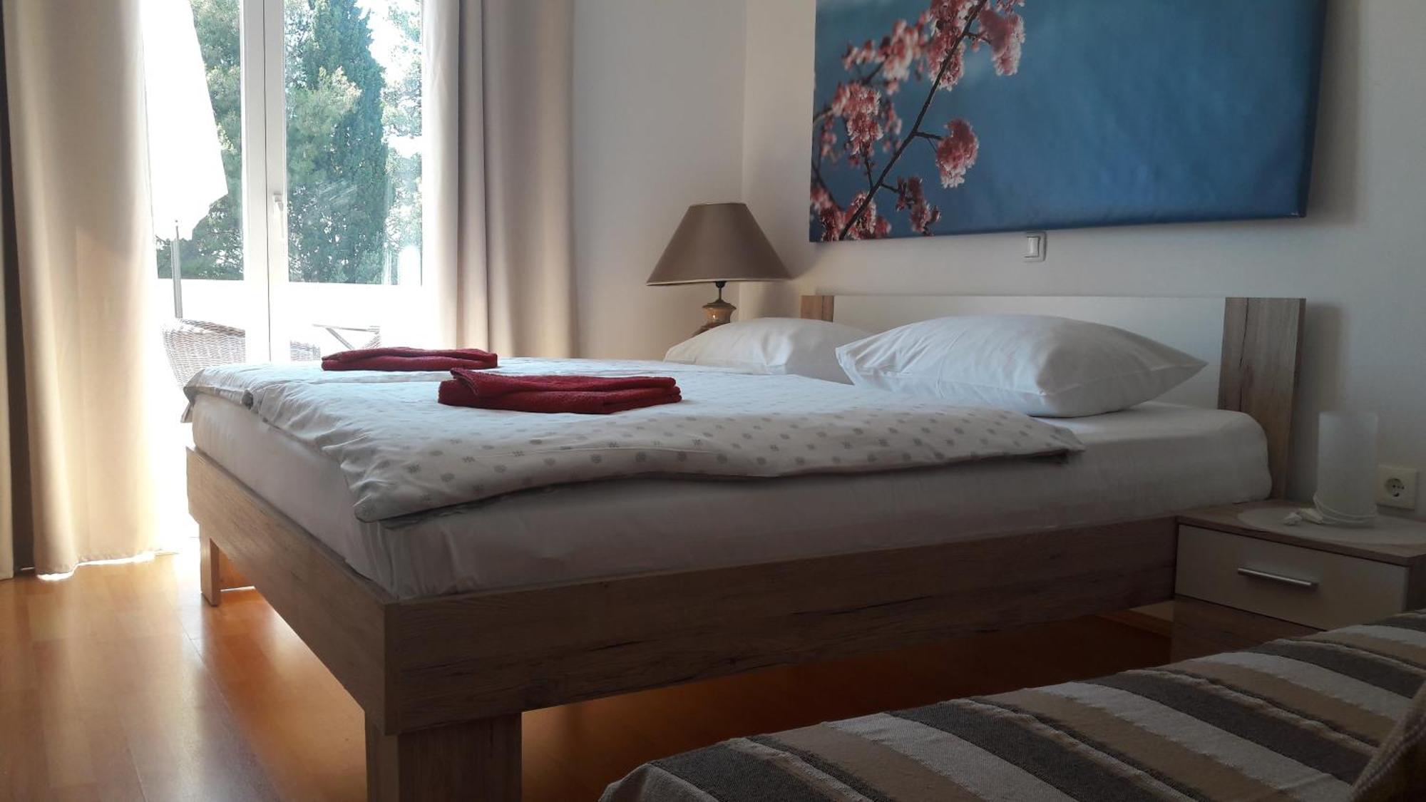 Apartments Villa Natali - Heating Pool Trogir Chambre photo