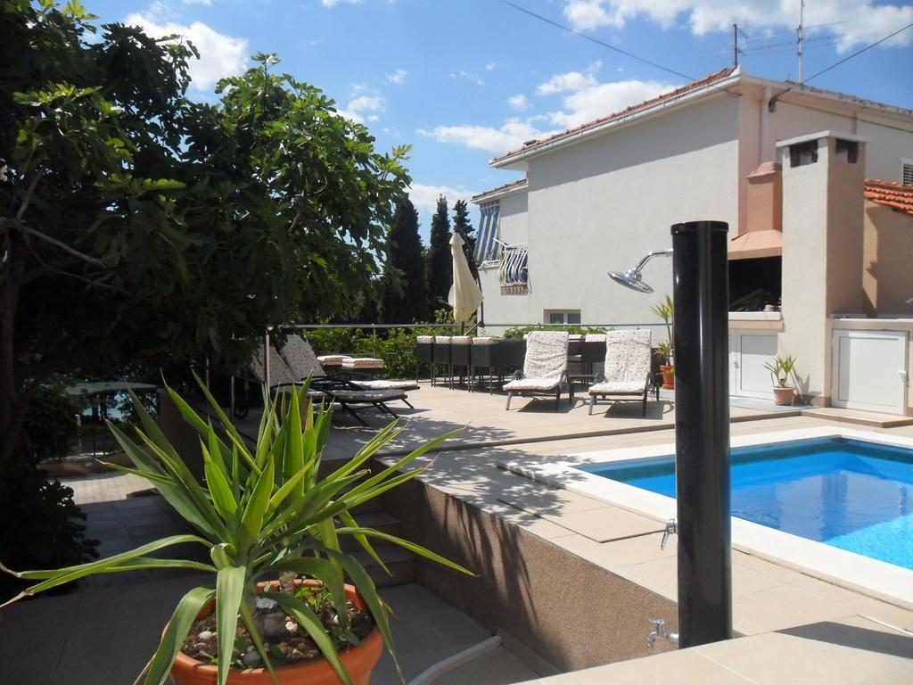 Apartments Villa Natali - Heating Pool Trogir Extérieur photo